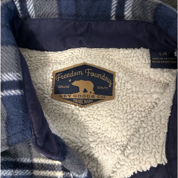 Selling mens plaid button up blue/white/black thick Sherpa flannel size large - Picture 2 of 2